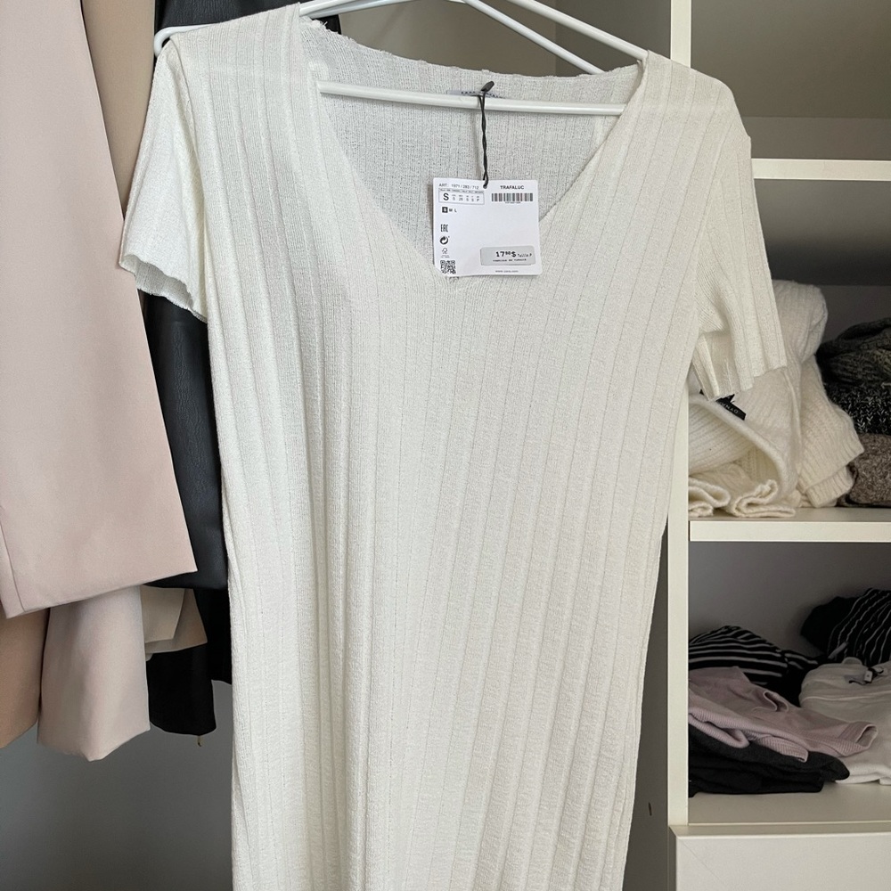 Fancy white vneck from zara